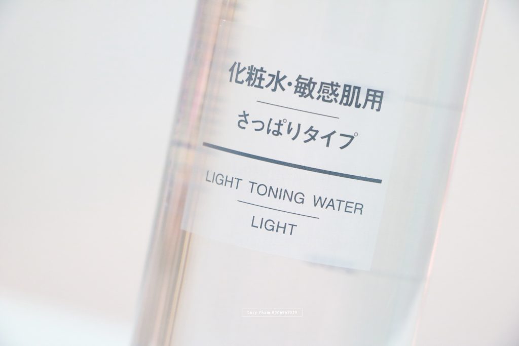 nuoc-hoa-hong-muji-light-toning-water-light-cho-da-nhay-cam