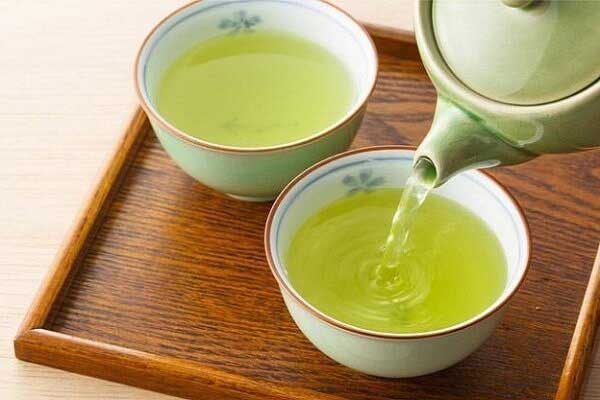 Bài thuốc từ nước trà xanh và đường 