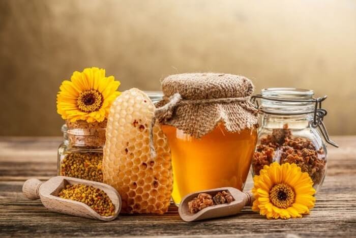 Mật ong nguyên chất rất tốt sau khi nặn mụn